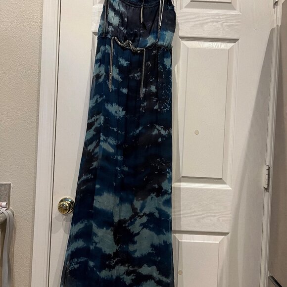 long dress - Picture 2 of 3